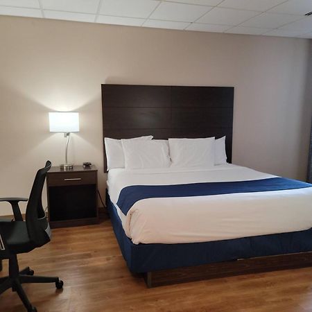 Ariel Broadway Hotel Lorain Экстерьер фото