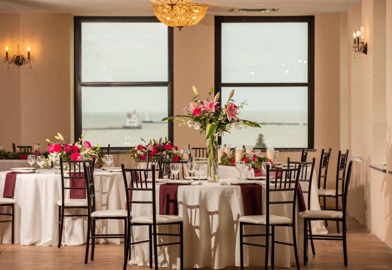 Ariel Broadway Hotel Lorain Экстерьер фото