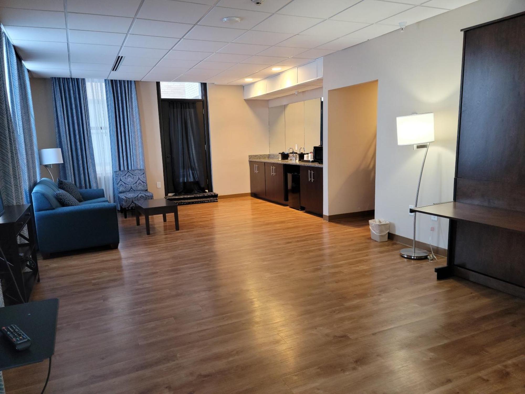 Ariel Broadway Hotel Lorain Экстерьер фото