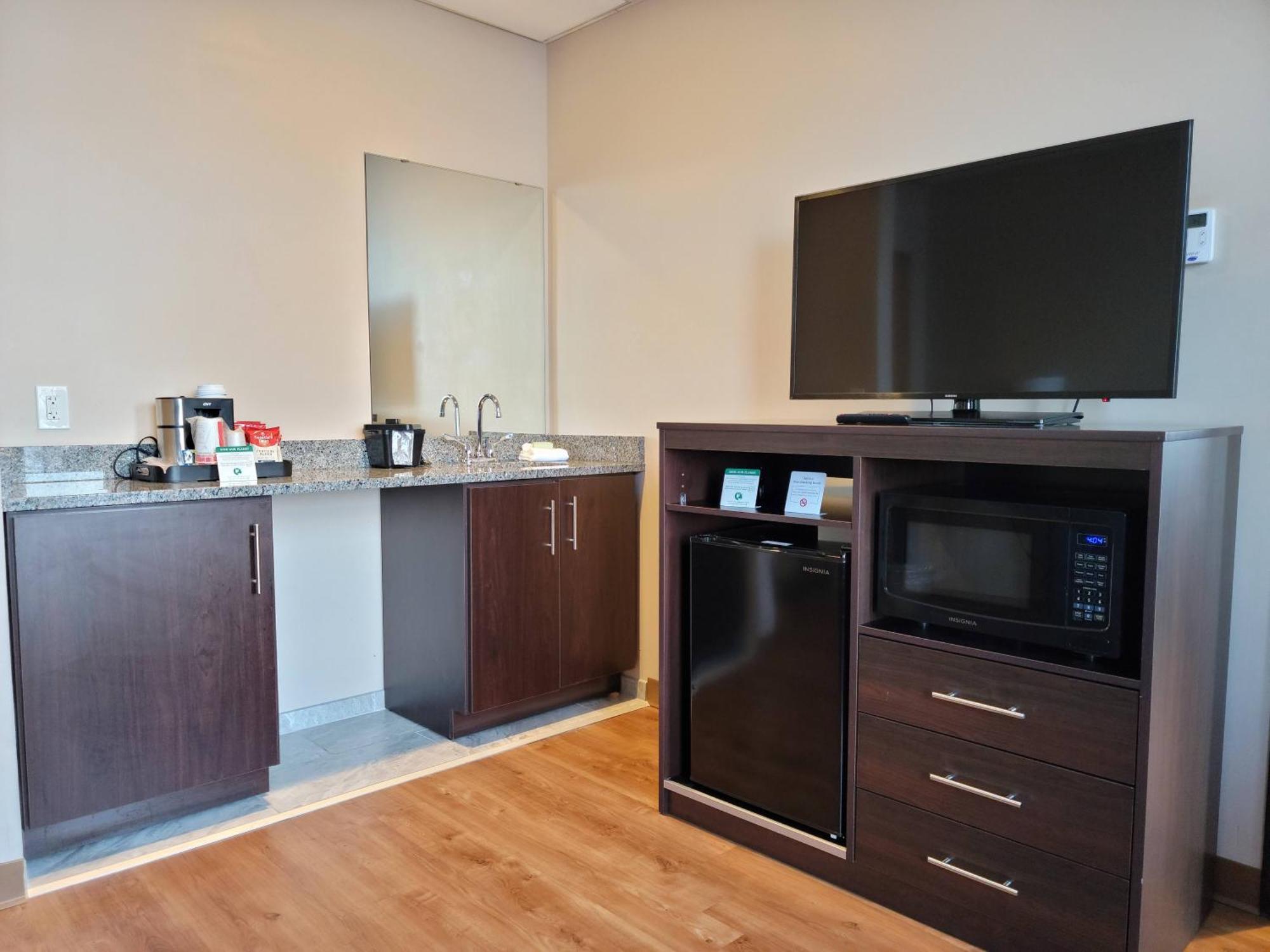 Ariel Broadway Hotel Lorain Экстерьер фото