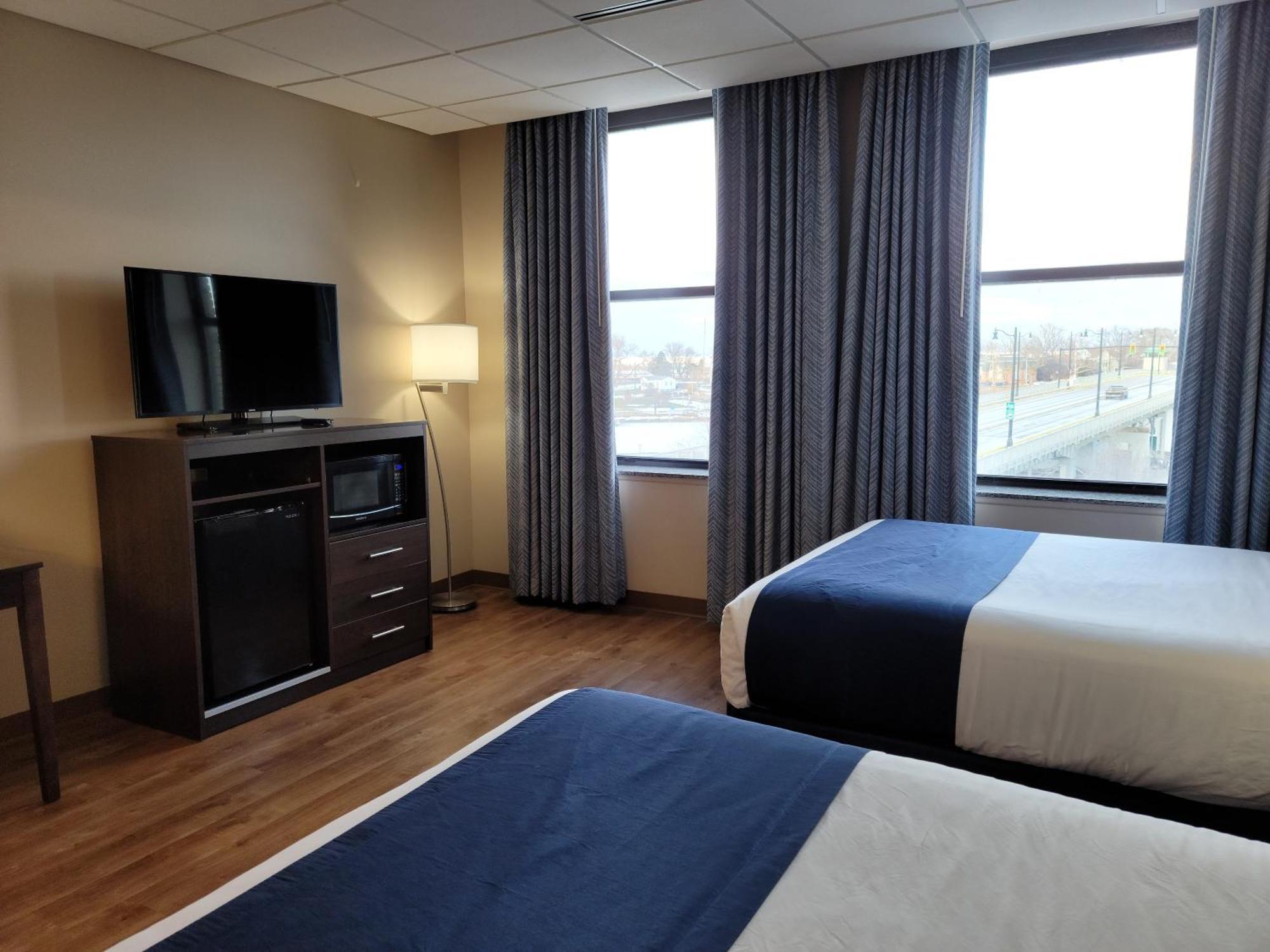 Ariel Broadway Hotel Lorain Экстерьер фото