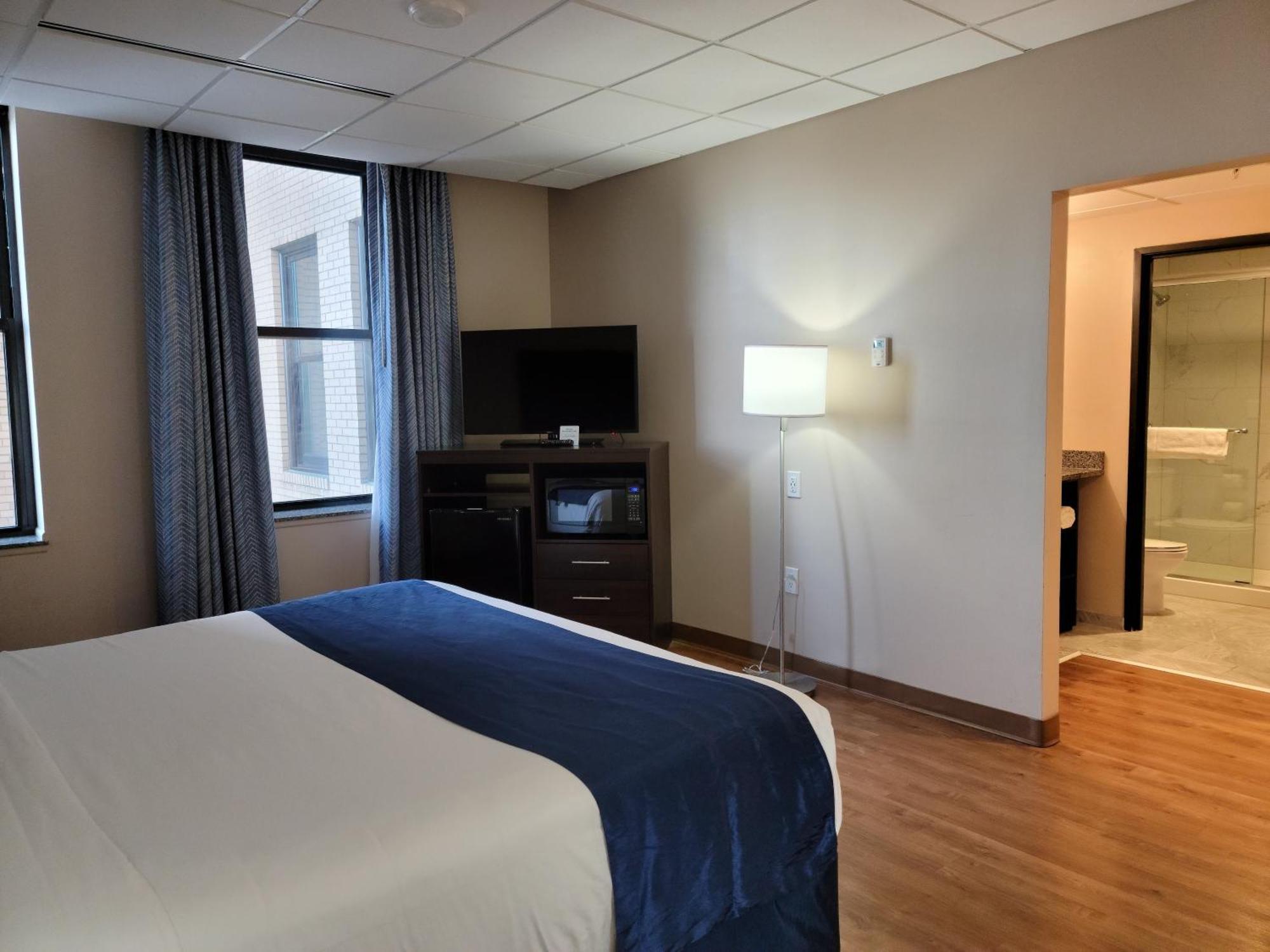 Ariel Broadway Hotel Lorain Экстерьер фото
